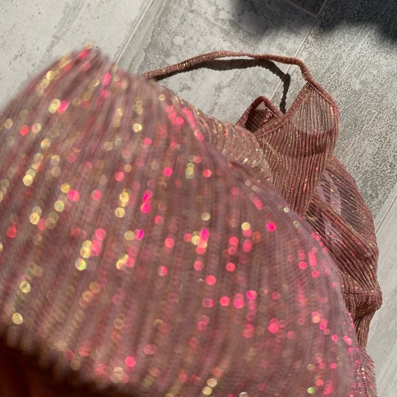 LF OneWay Lurex Rose Gold Yellow Gold Glow Ruffle Peplum Sheer Cami Top - Picture 6 of 12